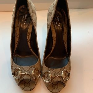 SOLD Gucci classics heels